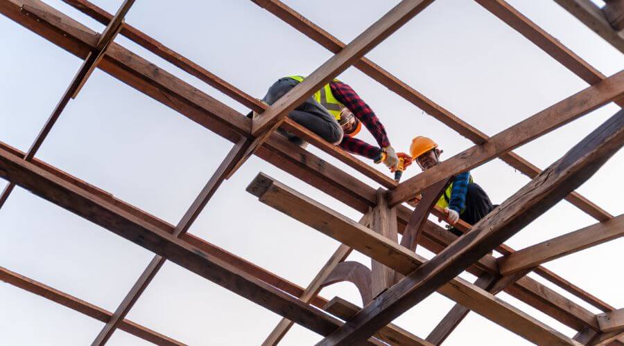 Professional gutter cleaning in La Pine, OR